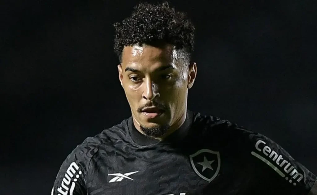 cruzeiro-abre-negociacoes-para-contratar-gregore,-ex-botafogo,-apos-pedido-de-artur-jorge