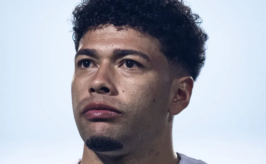 filipe-machado-cita-rival-apos-goias-2-x-2-cruzeiro-e-relembra-passagem-pela-raposa:-“me-ajudou”