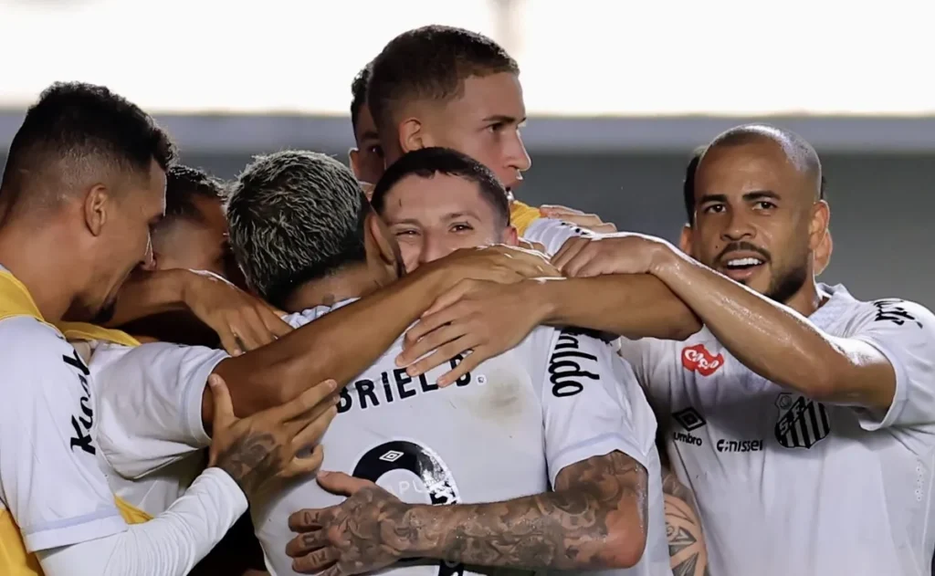 lista-de-dispensa-do-santos-e-confirmada-com-5-jogadores:-mayke,-ze-rafael,-joao-schimidt-e-+2