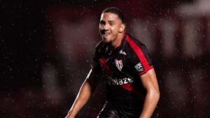 hoje-no-athletico-pr,-leo-jaco-relembra-passagem-pelo-vasco