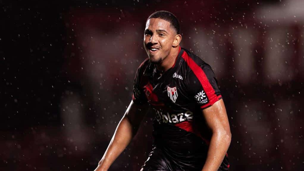 hoje-no-athletico-pr,-leo-jaco-relembra-passagem-pelo-vasco