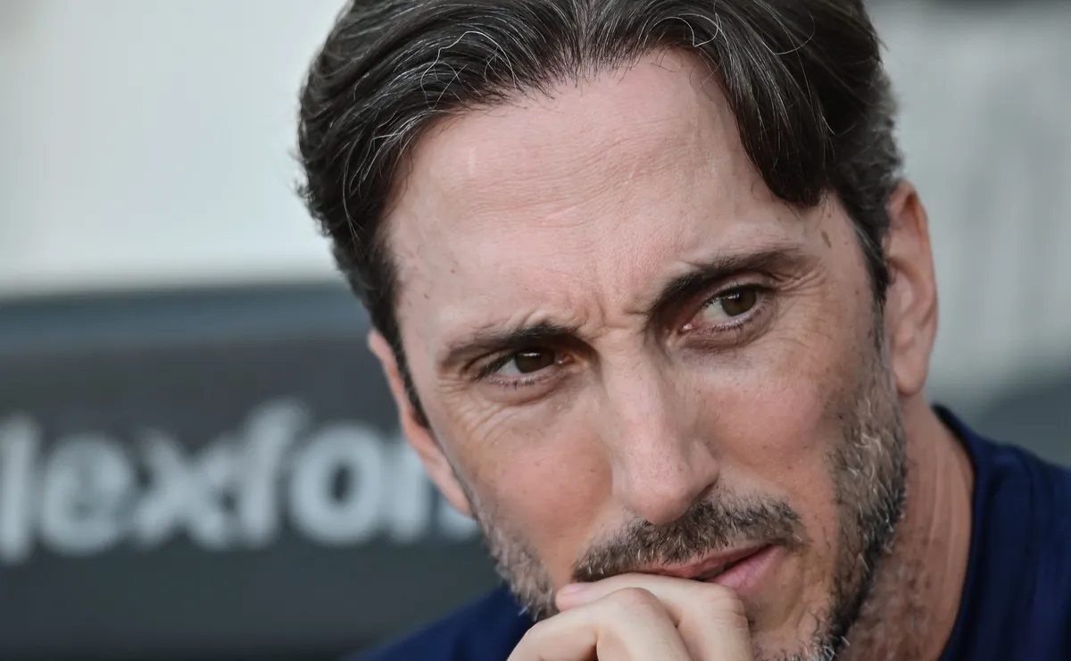 zubeldia-revolta-a-torcida-do-fluminense-apos-empate-contra-o-operario-na-copa-do-brasil