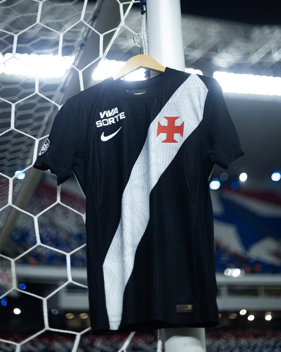 vasco-esta-ha-mais-de-100-dias-sem-patrocinador-master