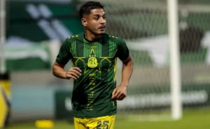neto-moura-ultrapassa-negueba-e-entra-para-a-historia-do-mirassol-como-recordista-de-jogos