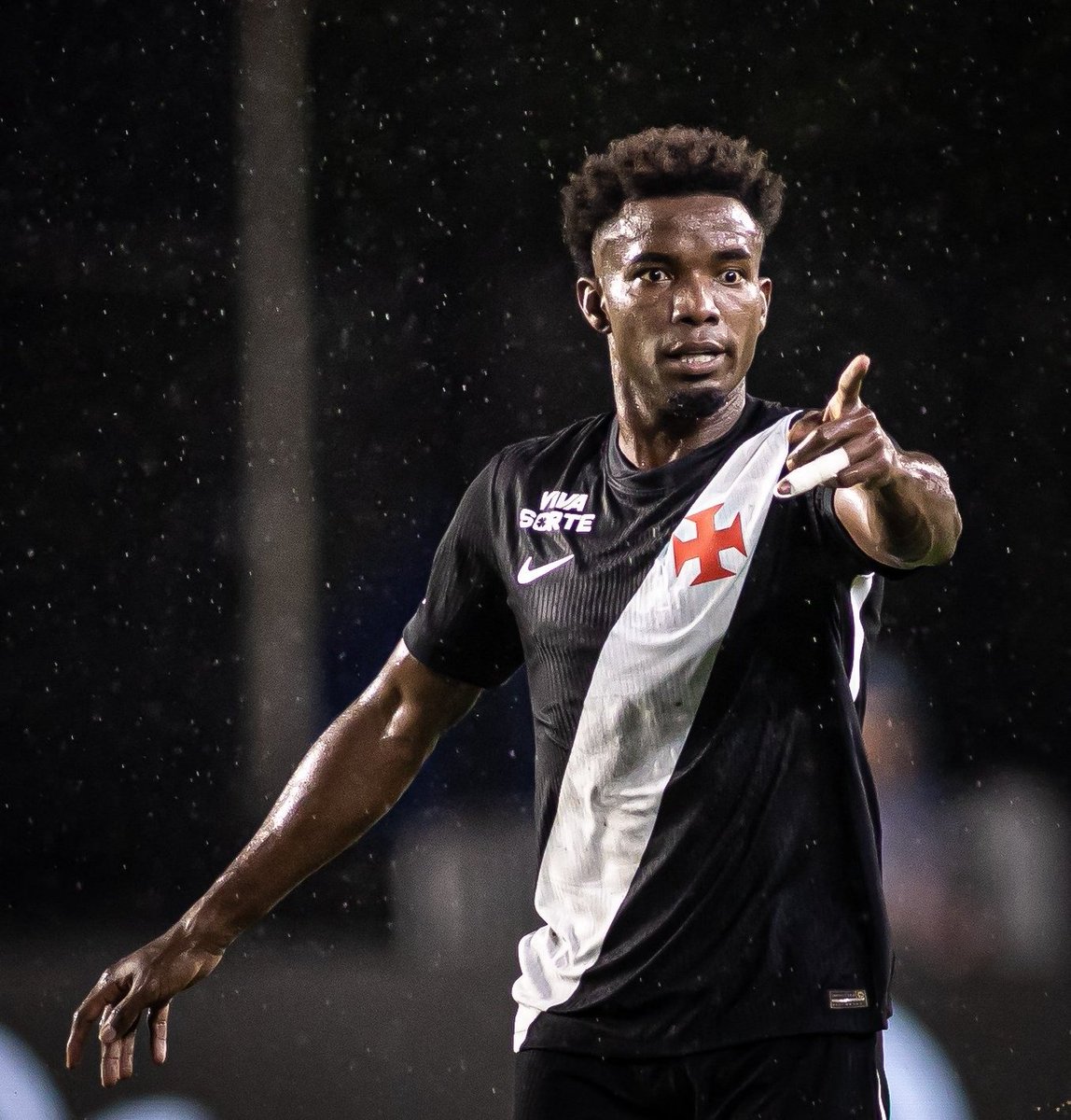 thiago-mendes-e-o-lider-em-passes-certos-e-bolas-recuperadas-no-brasileiro-2026