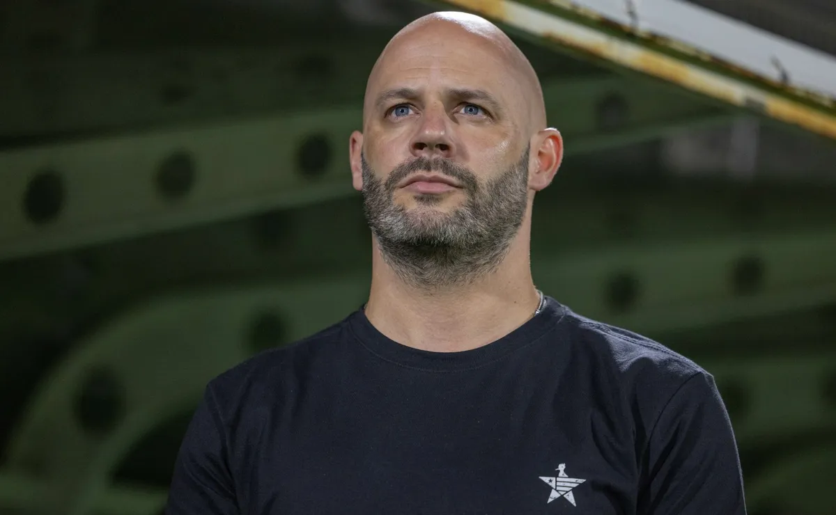 escalacao-do-botafogo:-franclim-carvalho-tem-forca-maxima-para-jogo-contra-internacional