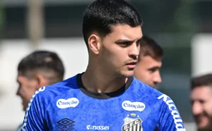 gabriel-brazao-quis-jogar-contra-o-bahia-e-cuca-barrou-volta-do-goleiro