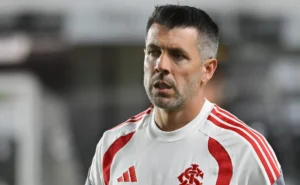 inter-mostra-poder-de-reacao,-busca-empate-contra-o-botafogo-e-soma-ponto-no-brasileirao