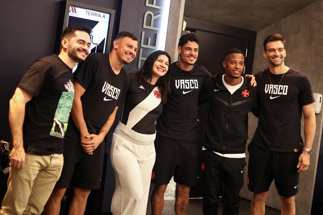 socios-visitaram-o-elenco-no-hotel-em-sao-paulo;-veja-fotos-e-video