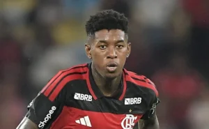 vitao-reaparece-apos-sumico-no-flamengo-e-leonardo-jardim-justifica