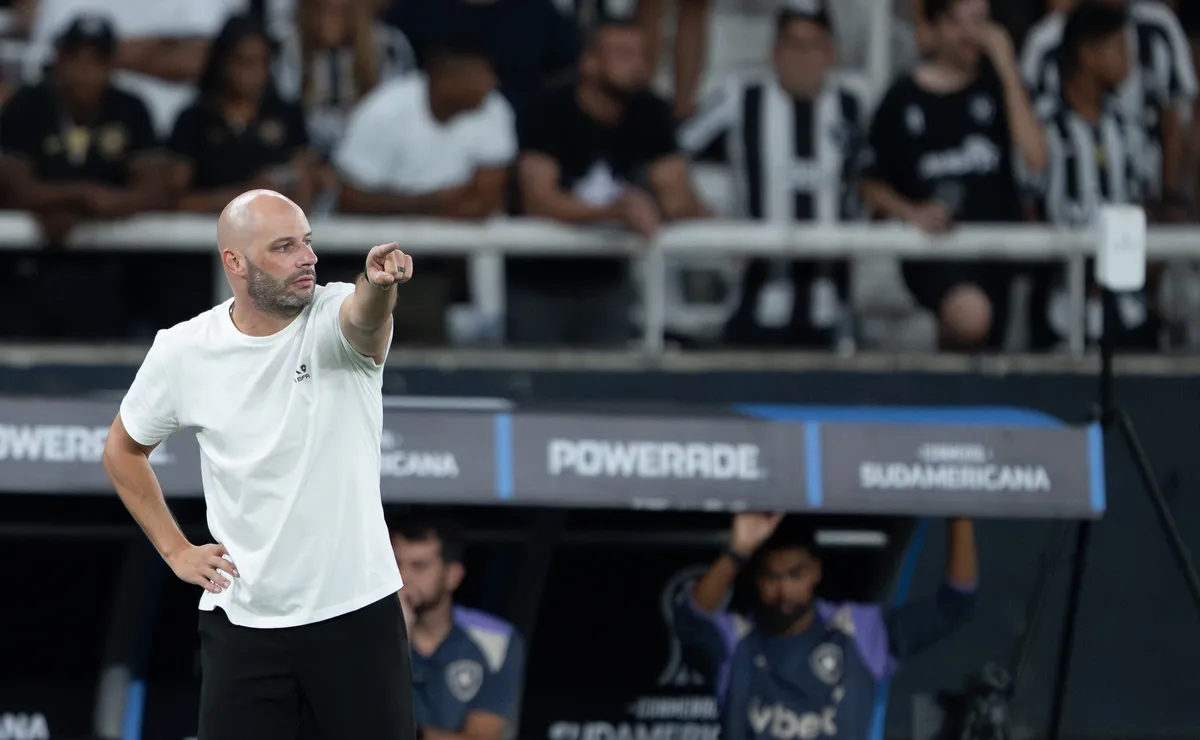 franclim-conquista-elenco-e-vive-momento-de-alta-no-botafogo