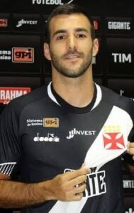 olimpia-conta-com-2-ex-vascainos-no-elenco:-raul-caceres-e-sebastian-ferreira