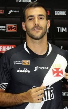 olimpia-conta-com-2-ex-vascainos-no-elenco:-raul-caceres-e-sebastian-ferreira