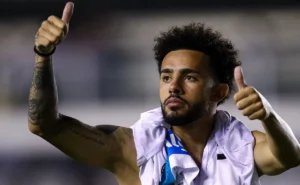 claudinho-diz-sim-para-jogar-no-flamengo-e-volta-ao-brasil-pode-acontecer-no-meio-do-ano