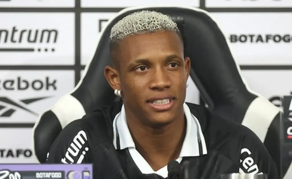 botafogo-nao-quer-vender-danilo-para-palmeiras-ou-flamengo-e-prioriza-transferencia-para-europa