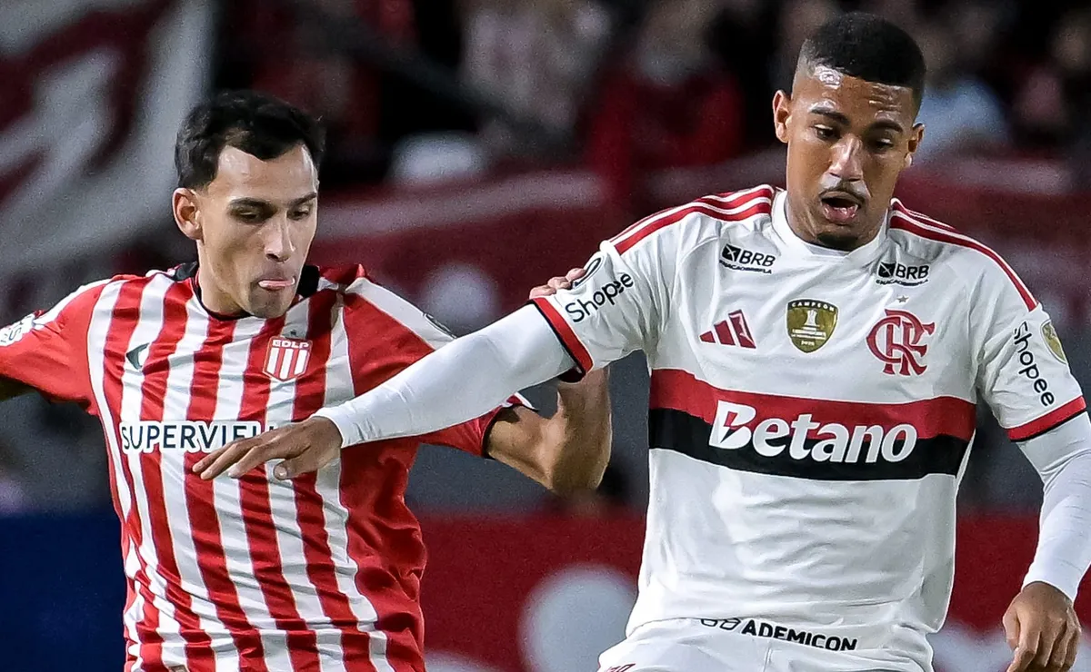 pc-oliveira-aponta-flamengo-prejudicado-contra-o-estudiantes-por-expulsoes-nao-assinaldadas