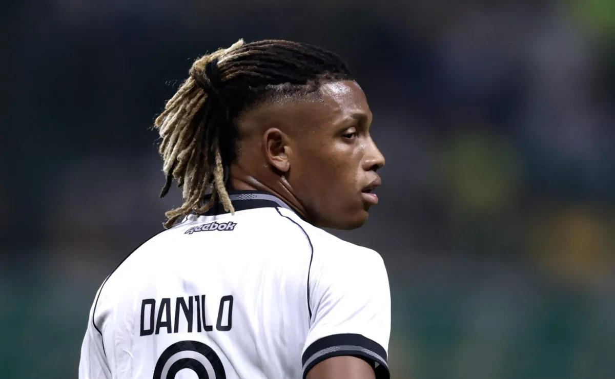 flamengo-quer-danilo-e-botafogo-estipula-valor-do-volante-acima-de-r$-200-milhoes;-saiba-detalhes