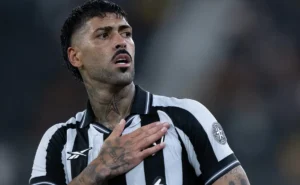 em-negociacoes-com-palmeiras,-barboza-segue-com-proposta-para-renovar-com-botafogo