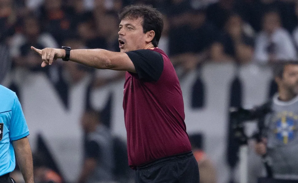 nicollas,-de-17-anos,-e-chamado-por-diniz-apos-desfalques-do-corinthians-contra-o-mirassol