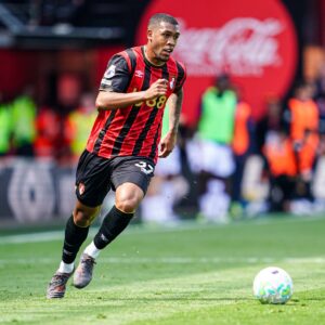 rayan-tem-4-gols-e-2-assistencias-em-12-jogos-pelo-bournemouth;-veja-os-numeros-do-cria-vascaino