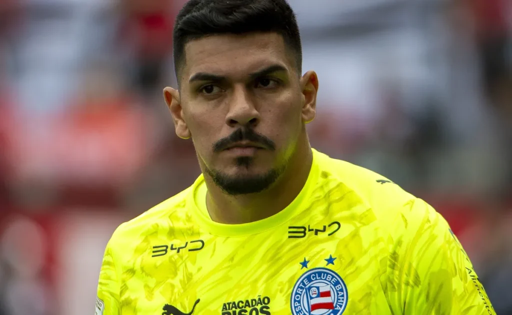 santos-nao-quer-reintegrar-joao-paulo-e-goleiro-segue-fora-dos-planos
