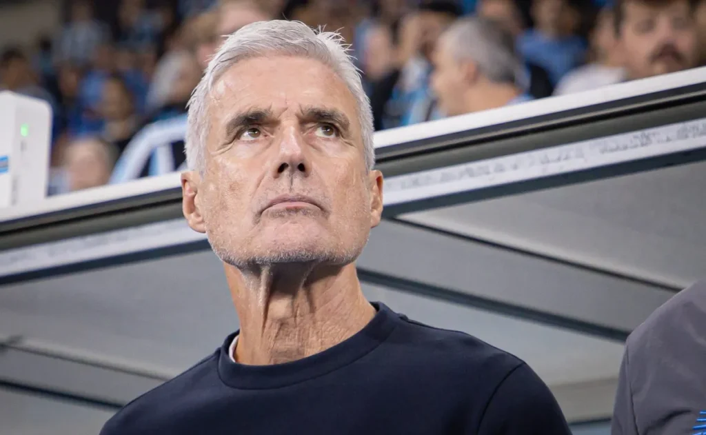 escalacao-do-gremio:-luis-castro-prepara-mudancas-para-jogo-da-sul-americana
