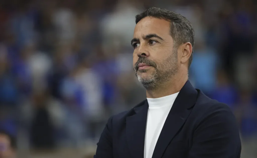 artur-jorge-faz-mudanca-na-escalacao-do-cruzeiro-para-duelo-contra-a-universidad-catolica