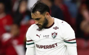 freytes-e-flagrado-em-crise-de-choro-apos-empate-do-fluminense-com-o-independiente-rivadavia