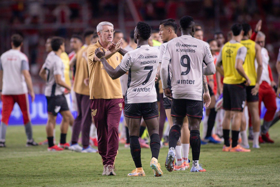 athletico-pr-e-vasco-sao-os-times-com-mais-colombianos-no-brasileiro