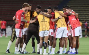 confusao-na-torcida-paralisa-independiente-medellin-x-flamengo