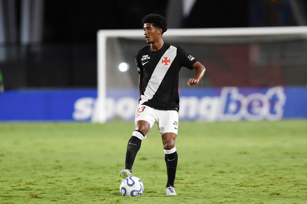 ramon-rique-e-integrado-ao-elenco-profissional-do-vasco