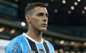 gremio-mantem-contato-para-renovar-com-pavon-mesmo-com-interesse-do-boca-juniors