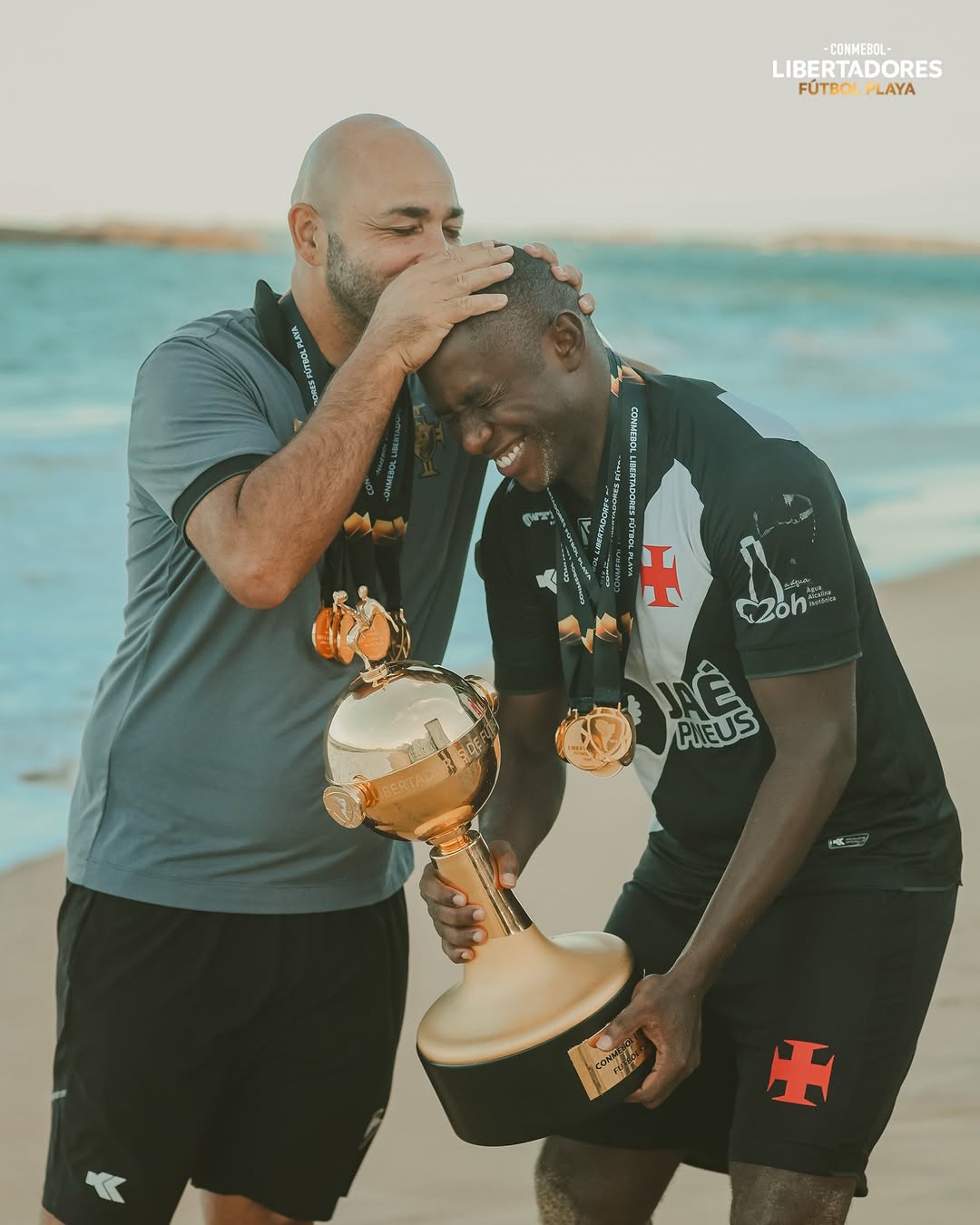 beach-soccer:-cesinha-e-jordan-sao-os-unicos-que-estiveram-nos-5-titulos-do-vasco-na-libertadores