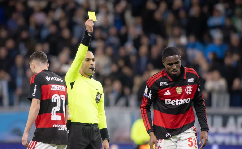 jorginho-leva-3o-amarelo-e-vira-desfalque-do-flamengo