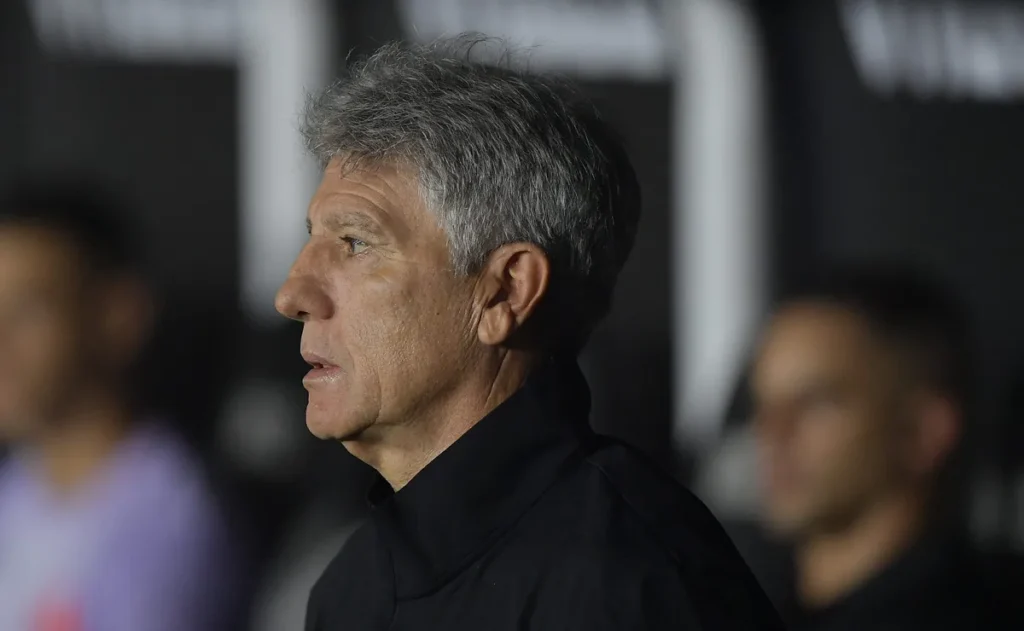 renato-gaucho-poupa-titulares-e-vasco-elimina-paysandu