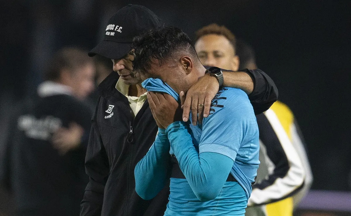 gabriel-menino-sofre-lesao-e-pode-ter-novo-longo-afastamento-no-santos