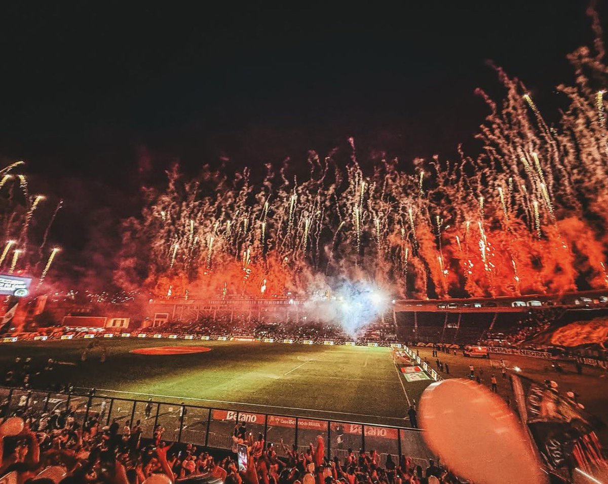 veja-fotos-e-video-do-show-de-fogos-em-sao-januario-antes-de-vasco-x-paysandu