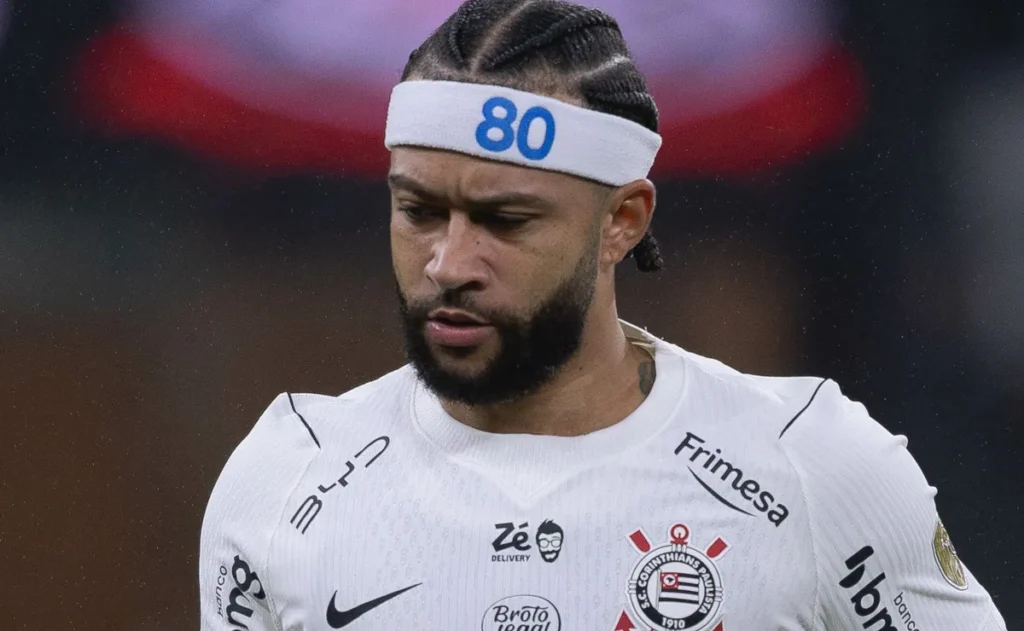 memphis-depay-freia-animacao-ao-falar-sobre-futuro-no-corinthians:-“nao-e-tao-facil”