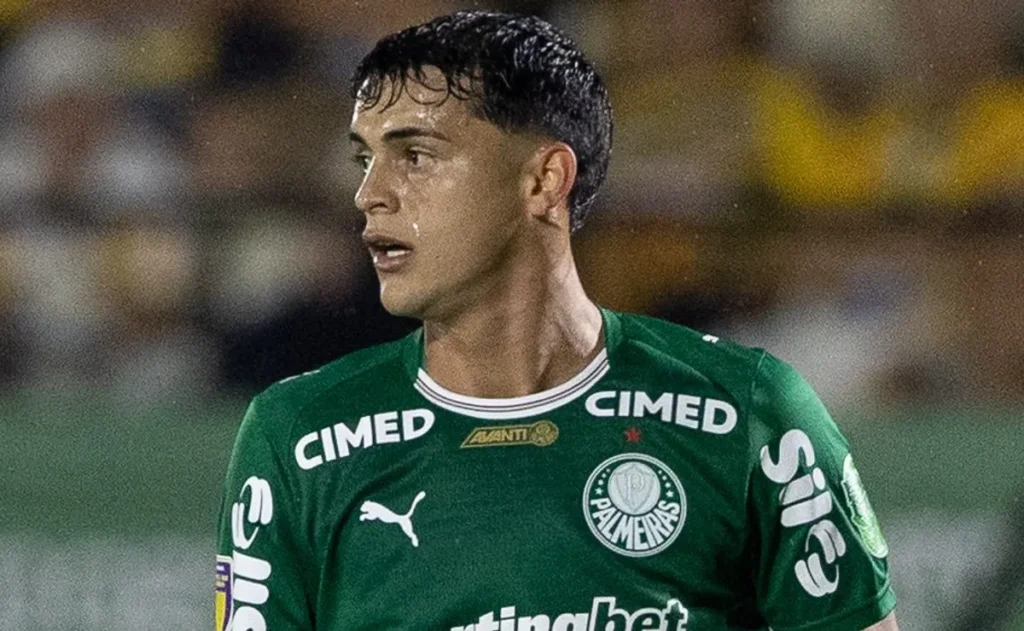 sosa-treina-parcialmente-e-vira-problema-no-palmeiras-para-libertadores