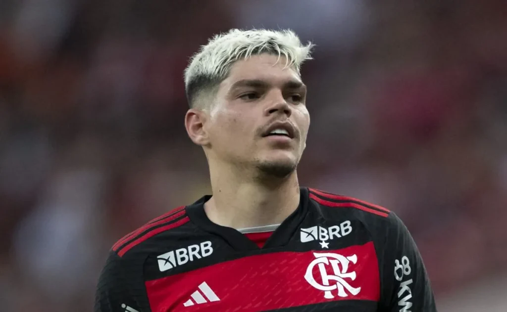 flamengo-decide-segurar-ayrton-lucas-diante-de-interesse-do-santos