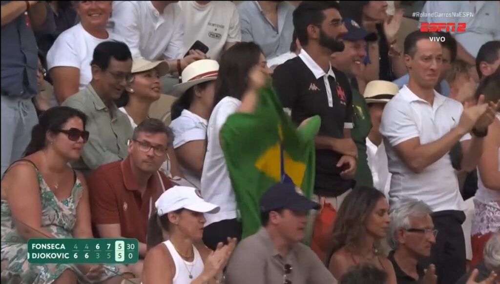 e-ele-ali?-vascaino-acompanhou-vitoria-de-joao-fonseca-contra-novak-djokovic-em-roland-garros
