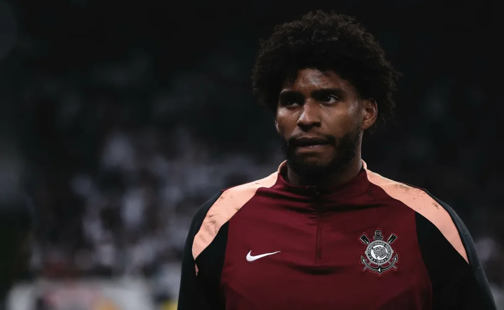 kaio-cesar-sai-em-defesa-de-hugo-souza-apos-falha-e-cita-copa-do-mundo:-“estava-cotado”