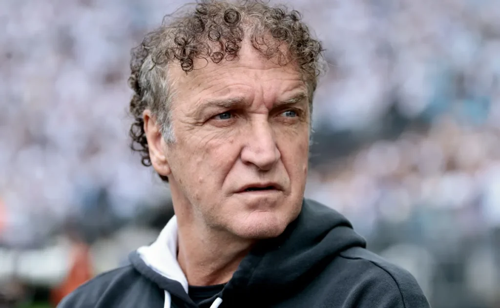 escalacao-do-santos:-cuca-mexe-no-time-e-lucas-verissimo-volta-contra-o-vitoria