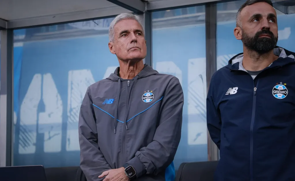 gremio-afunda-na-tabela,-amplia-a-crise-e-transforma-a-parada-da-copa-em-ultima-esperanca