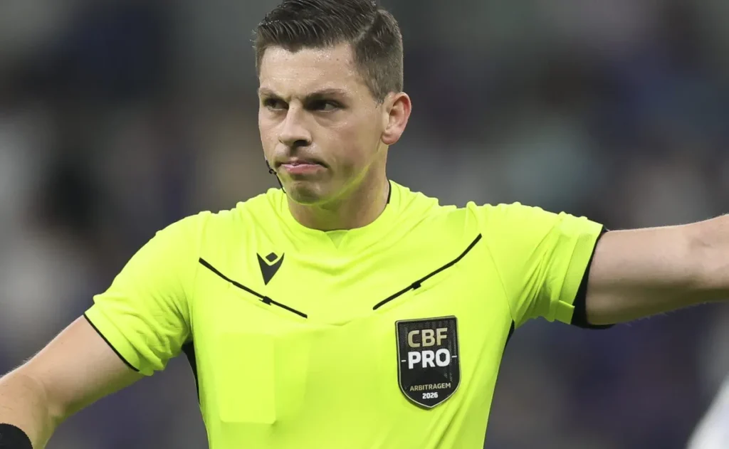 arbitro-lucas-casagrande-relata-grosseria-de-bruno-spindel-apos-empate-do-cruzeiro