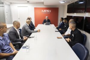 mprj-se-reuniu-com-a-forca-jovem-para-tratar-de-suspensao;-alan-belaciano-representou-o-vasco