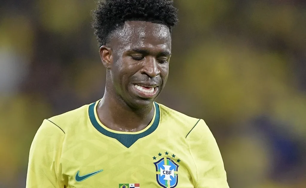 vini-junior-elogia-neymar-e-cita-retorno-ao-santos:-“perto-do-nosso-povo”