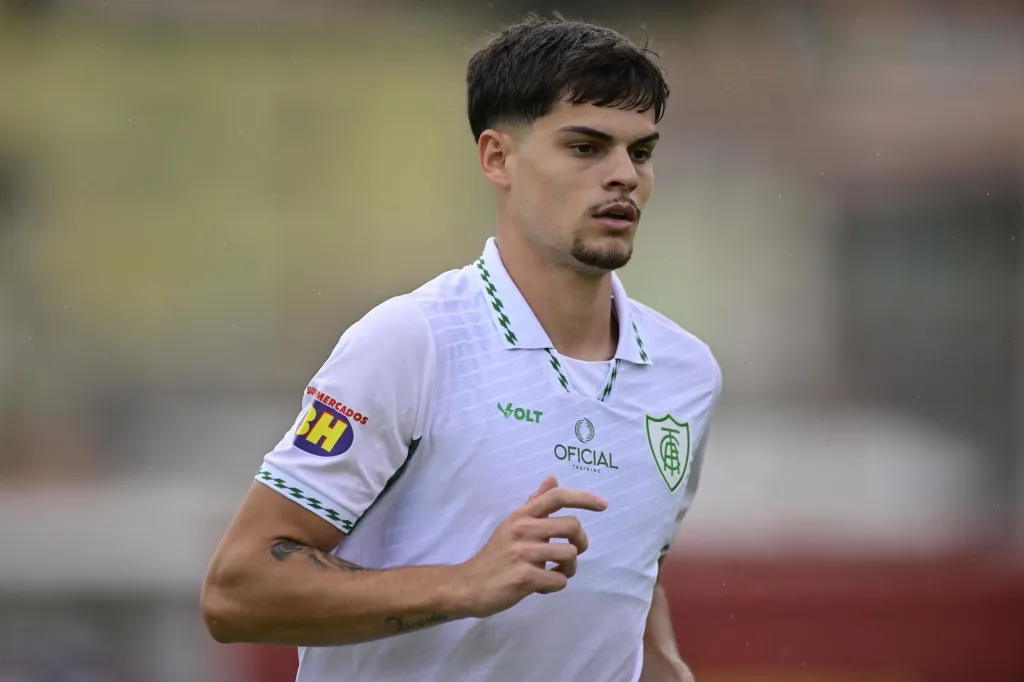 conheca-o-lateral-esquerdo-paulinho,-primeiro-reforco-do-vasco-para-o-2o-semestre