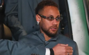 cbf-nao-descarta-neymar-na-estreia-da-copa-apos-atacante-do-santos-evoluir-em-recuperacao