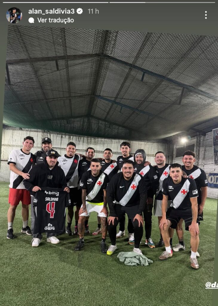 saldivia-presenteou-seus-parentes-com-camisas-do-vasco;-veja-foto